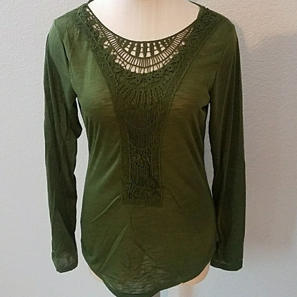 Lucky Olive Green top Size M